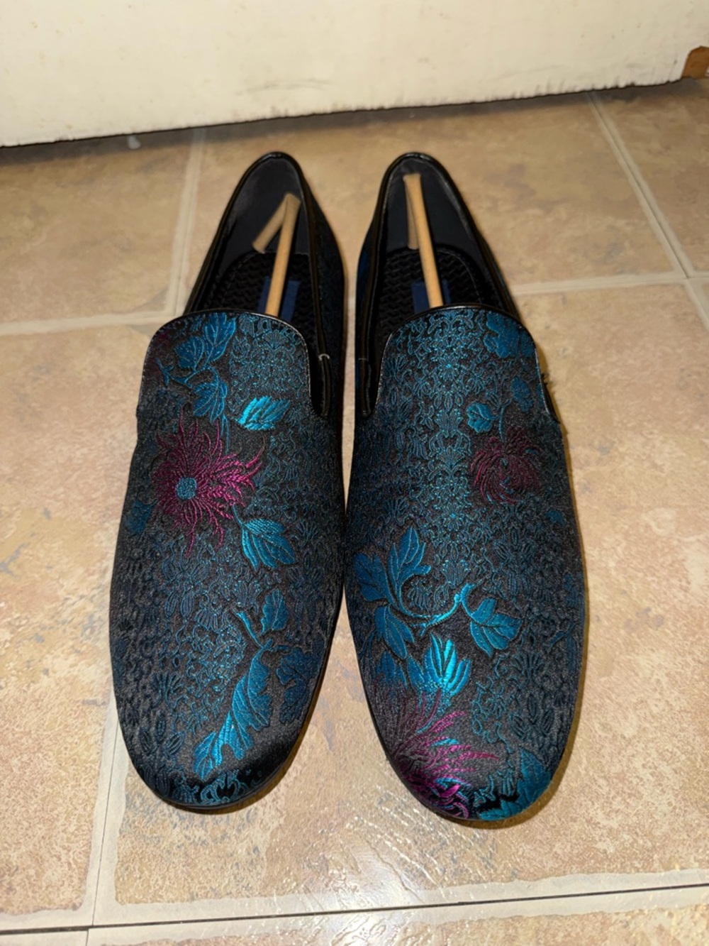 Men's Black Floral Jacquard Slip-On Loafers - Blue & Burgundy Accents